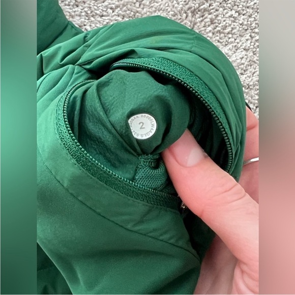 Lululemon Everglade Green Down For It Vest, Size 2 - Picture 7 of 10